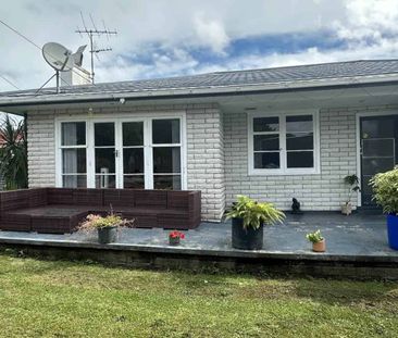 Spacious 3-Bedroom Family Home – Fully Fenced... - Photo 5