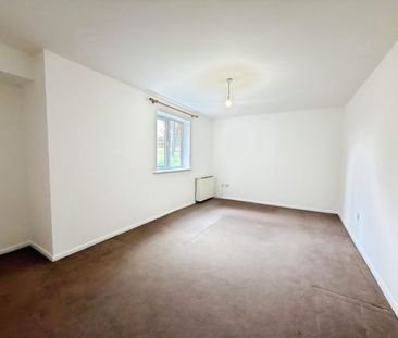 Wingrove Drive, Wingrove Drive, Purfleet-On-Thames, RM19 - Photo 3