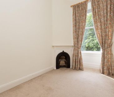 3 bedroom flat to rent - Photo 3