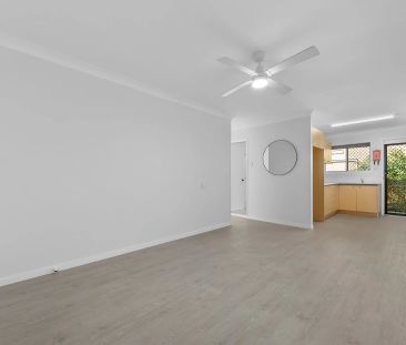Quiet, Low-Maintenance Living in Prime Yeronga Location - Photo 1