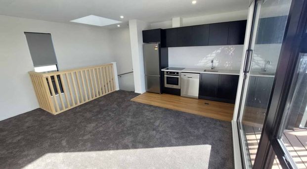 Convenient Location - Photo 1