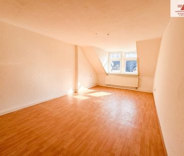 Gemütliche 2-Raum Dachgeschoss-Wohnung mit Dachterrasse direkt im Z... - Foto 1