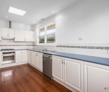 GREAT FAMILY HOME | PERFECT LOCATION | LARGE REAR GARDEN - Photo 3