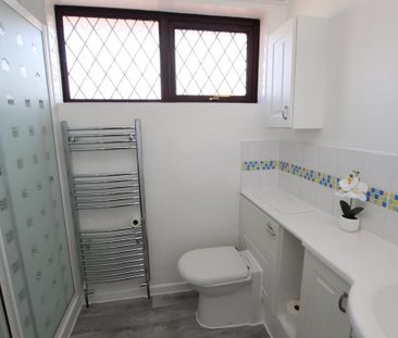 3 bedroom link detached house to rent - Photo 5