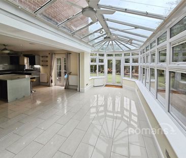4 bedroom townhouse to rent - Photo 3