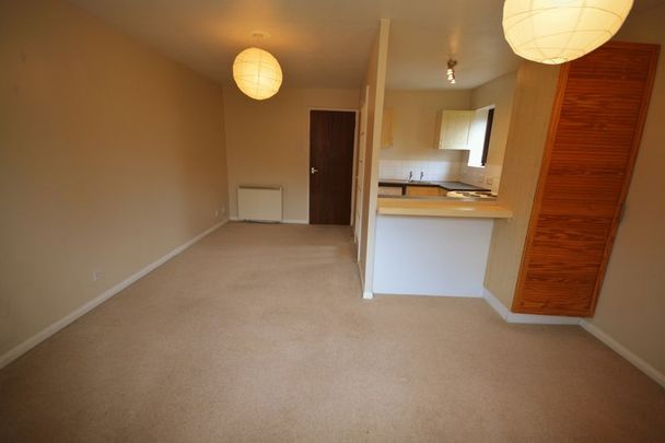 1 bed flat to rent in Buckland Road, Maidstone, ME16 - Photo 1