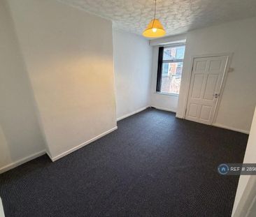 2 bedroom end of terrace house to rent - Photo 2