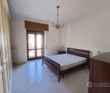 Appartamento con Terrazzo Ristrutturato e Arredato - Photo 3