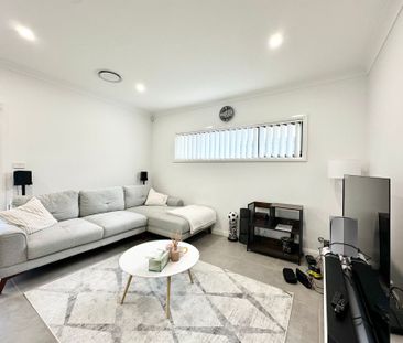 Modern Family Home in Prime Austral Location - Photo 4