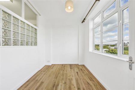 2 bedroom property to let - Photo 3