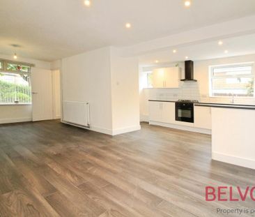 3 bedroom semi-detached house to rent - Photo 3