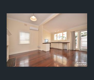 Weatherboard Cottage Close To The Cafe Strip - Photo 2