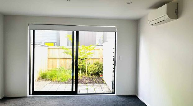 2-Bedroom Townhouse in New Lynn Central - Photo 1