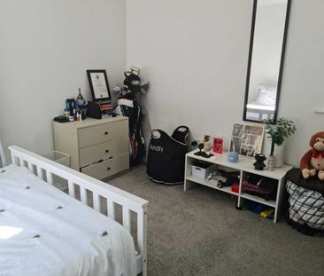 Modern 1 bed Flat in Central location - Photo 2