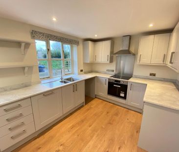 4 bedroom detached house to rent - Photo 5