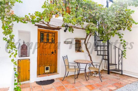 Townhouse in Salares, Inland Andalucia in the mountains - Photo 3