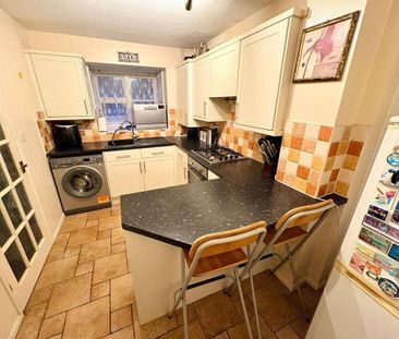 2 bedroom semi-detached house to rent - Photo 6