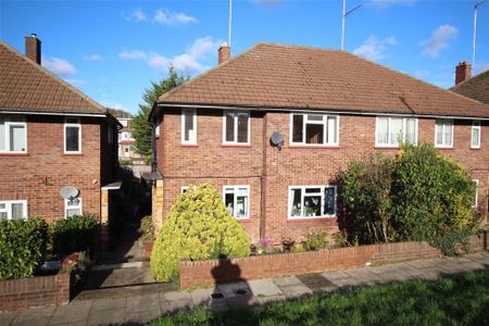 2 bedroom maisonette to rent - Photo 2