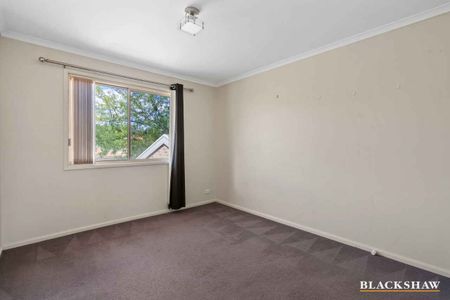 Stylish 3-Bedroom Townhouse with Golf Course Views & EV Charging - Photo 5