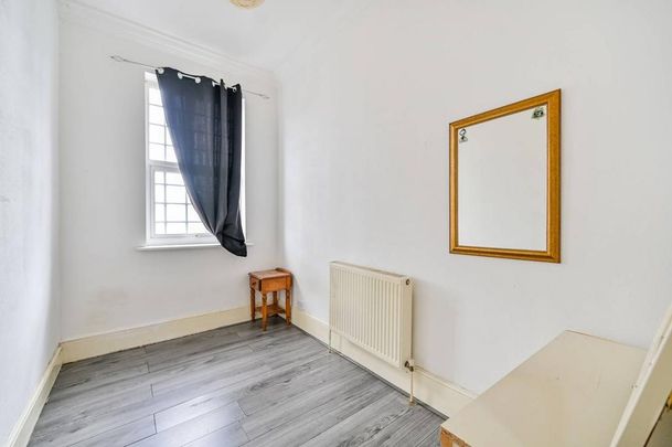 3 bedroom flat to rent - Photo 1