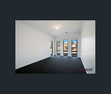 MODERN LOW-MAINTENANCE HOME IN LAKE COOGEE - Photo 2