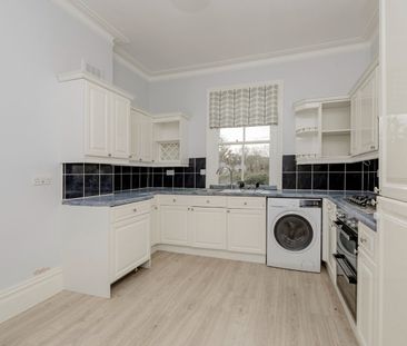 2 Bed Flat, Hazlewell Road, SW15 - Photo 5