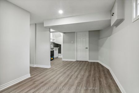 Detached Home For Lease | C8058484 - Photo 4