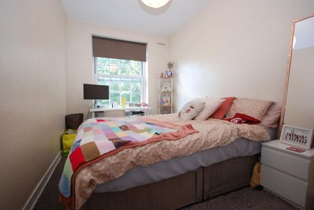 3 bedroom apartment to rent - Photo 4