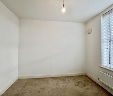 4 bedroom House To Let - Photo 4