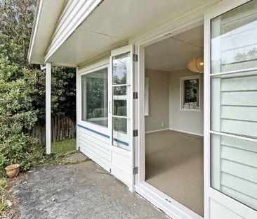 Welcome home to 18 Newry Road in Raumati Beach - Photo 5