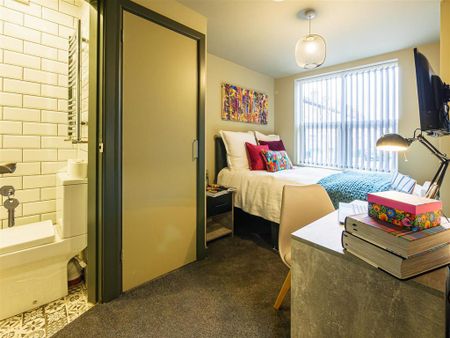 1 bedroom in a house share to rent - Photo 4