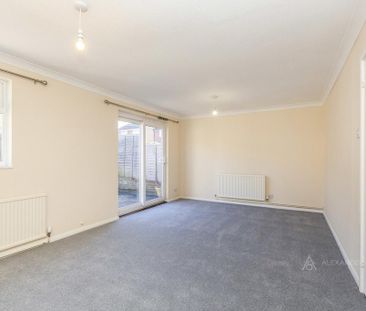 4 bedroom detached house to rent - Photo 2