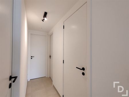 Appartement met ingebouwde kasten en parkeerplaats in Ieper. - Foto 2