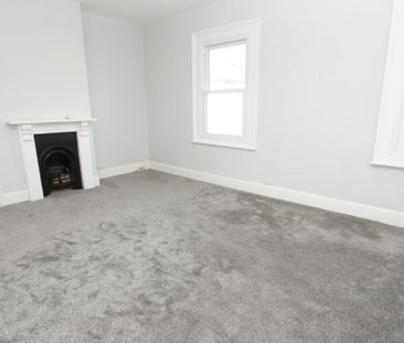 5 Leighton Road, CHELTENHAM GL526BD - Photo 4