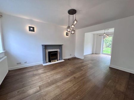 4 bedroom detached house to rent - Photo 2