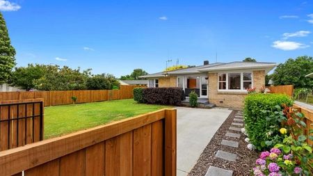 5 Coldwell Place, Chartwell — - Photo 3