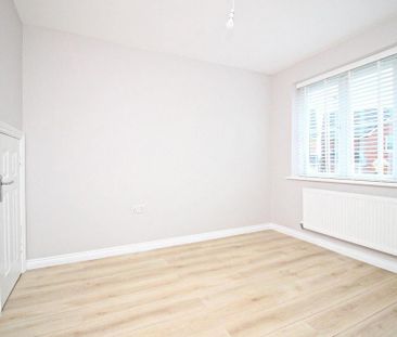 3 bedroom detached house to rent - Photo 3