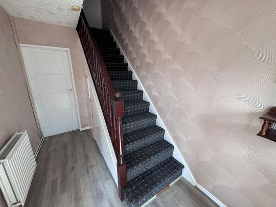 4 bedroom semi-detached house to rent - Photo 1