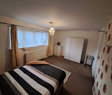 Room in a Shared House, Ettrick Street, E14 - Photo 1