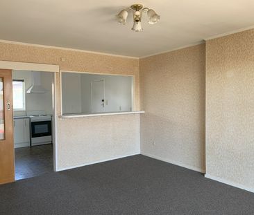 2 bedroom unit close to shops - Photo 5