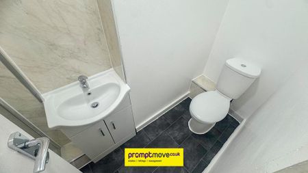 3 bedroom terraced house to rent - Photo 3