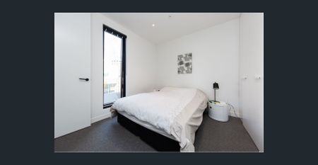 Convenient Upper House location - Photo 2