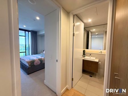 Chic 1-Bedroom Riverside Apartment! - Photo 5