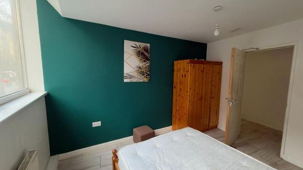 3 bedroom flat to rent - Photo 1