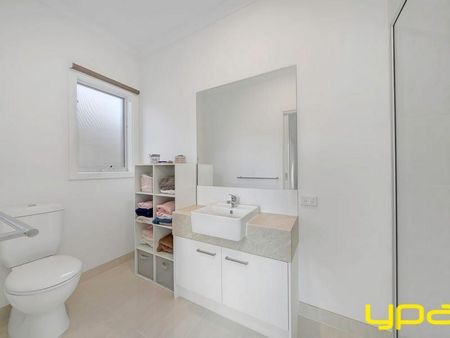 12 Caliche Place, CRANBOURNE EAST - Photo 4