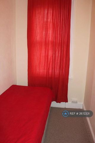 3 bedroom flat to rent - Photo 5