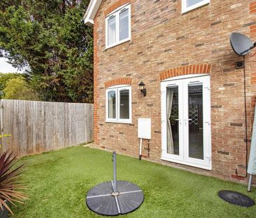 2 bedroom end of terrace house to rent - Photo 5
