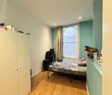 Room in a Shared House, Denmark Hill, SE5 - Photo 1