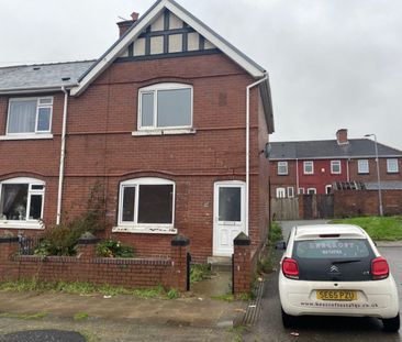 3 bed Semi-Detached - To Let - Photo 5