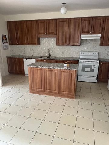 For Lease - 16 saint dennis Road, Brampton, Ontario - Photo 2